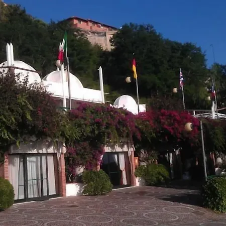 アパートホテル Le Terrazze アグローポリ