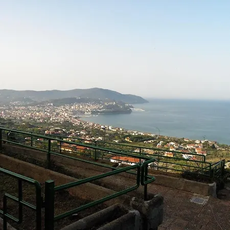 アパートホテル Le Terrazze アグローポリ